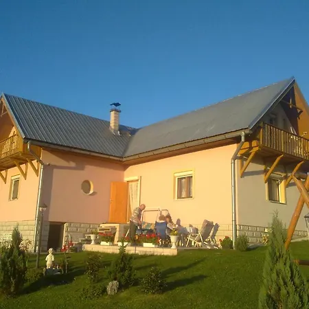 U Edyho Semesterbostad